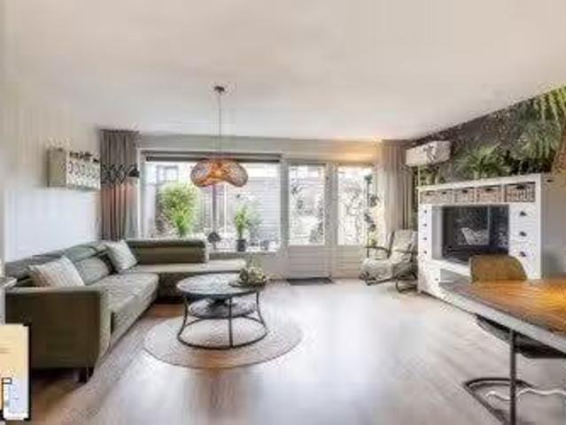 Huis te koop Rode Kruislaan 17 in Vlaardingen voor € 500.000