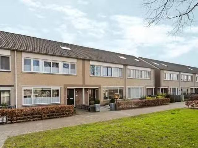 Huis te koop Regenboogweg 63 in Almere voor € 475.000