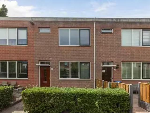 Huis te koop Richard Holstraat 104 in Vlaardingen voor € 375.000