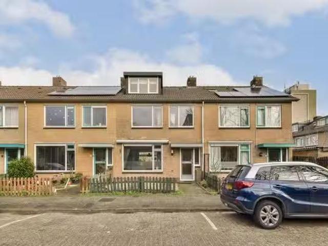 Huis te koop Richard Holstraat 22 in Purmerend voor € 385.000