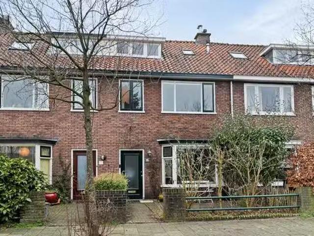 Huis te koop Rijndijkstraat 105 in Leiden voor € 550.000
