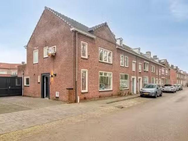 Huis te koop Ringbaan Zuid 147 in Tilburg voor € 590.000