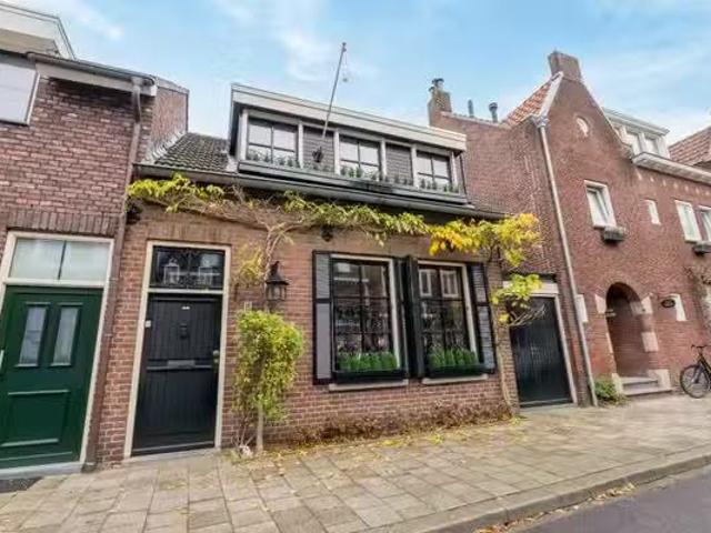 Huis te koop Waterleidingsingel 15 in Venlo voor € 465.000