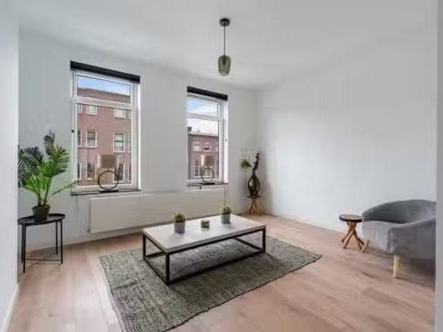 Huis te koop Waarderstraat 2 in Rotterdam voor € 395.000