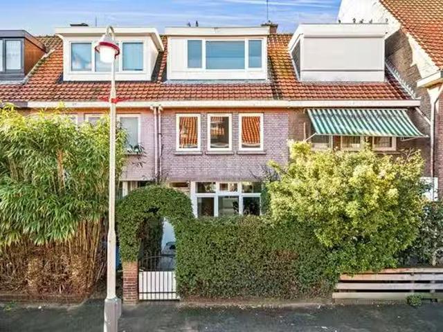Huis te koop Weimarstraat 64 A in Den Haag voor € 375.000