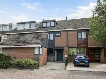 Huis te koop Winterkoningstraat 27 in Vlaardingen voor € 550.000