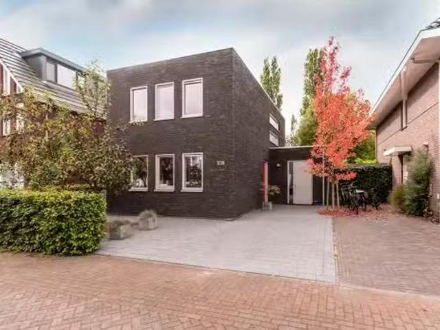 Huis te koop Toernooiveld 45 in Almere voor € 760.000