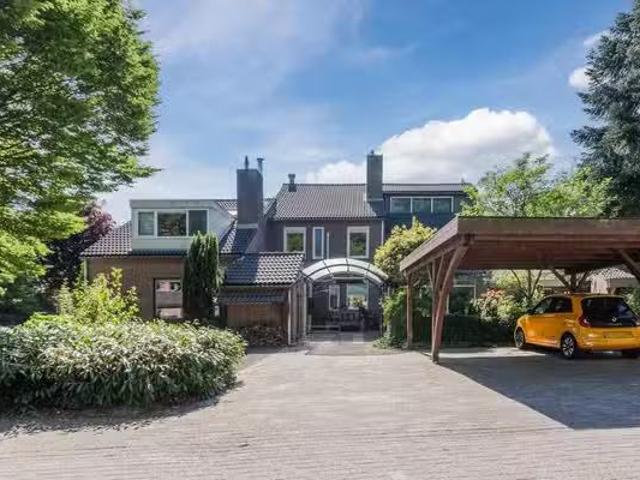 Huis te koop Trota van Salernostraat 21 in Almere voor € 475.000