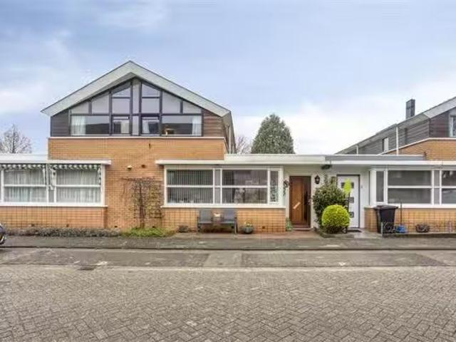 Huis te koop Tubastraat in Almere voor € 475.000