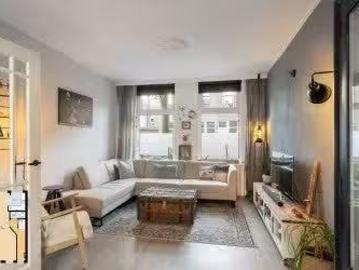Huis te koop van Schravendijkplein 92 in Vlaardingen voor € 36.
