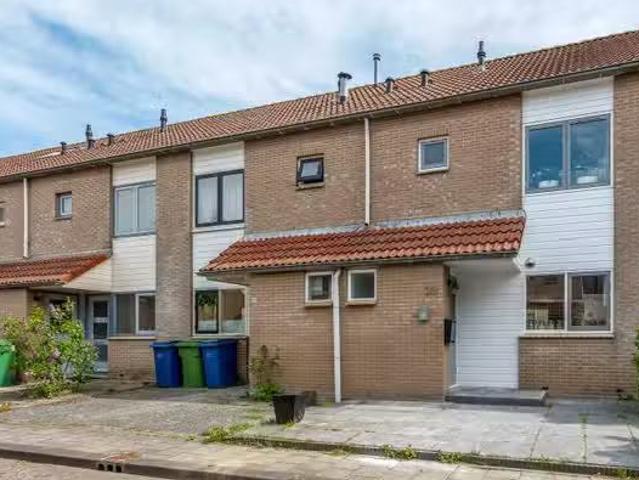 Huis te koop Veldmuisstraat in Almere voor € 385.000