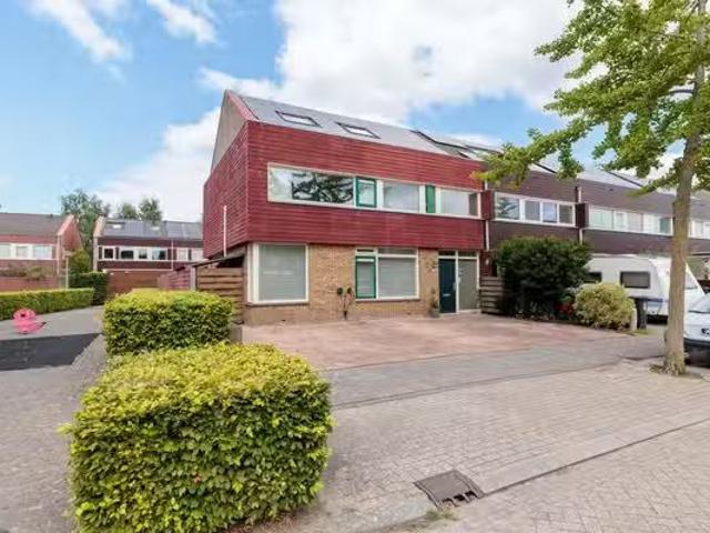 Huis te koop Victoria Regiastraat 42 in Almere voor € 550.000