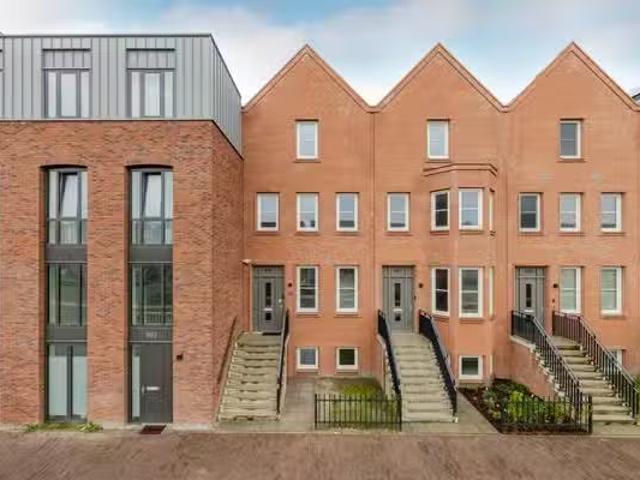Huis te koop Vidarstraat 4 in Almere voor € 850.000