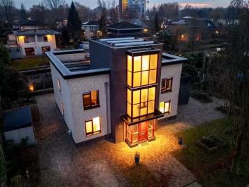 Huis te koop Vlaamse Gaailaan 25 in Almere voor € 1.195.000