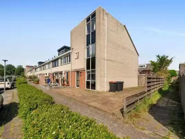 Huis te koop Vleugelnootsingel in Almere voor € 475.000
