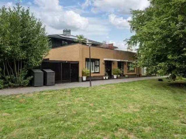 Huis te koop Zaterdagstraat in Almere voor € 495.000