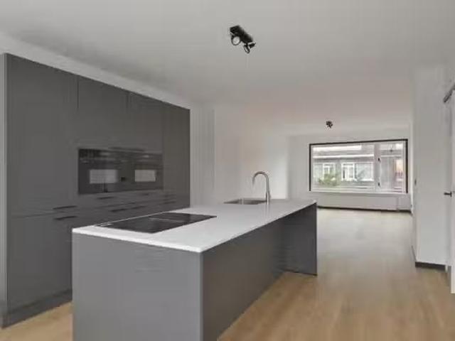 Huis te koop Zestienhovensekade 459 in Rotterdam voor € 540.000