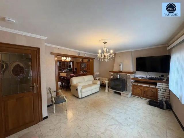HUIS
