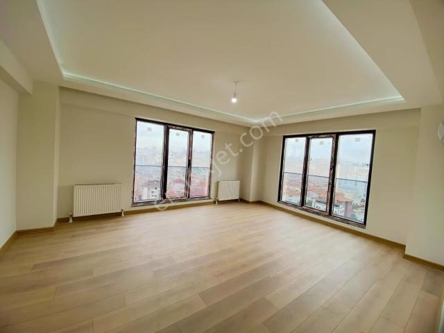 Hükümet Konağı Karşısı Otopaklı Sitede 3,5+1 Lüks Kiralık Daire