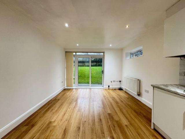 Hulton Mount, St Helens Road, Bolton BL3, 2 bed flat to rent, £900 pcm | PrimeLocation
