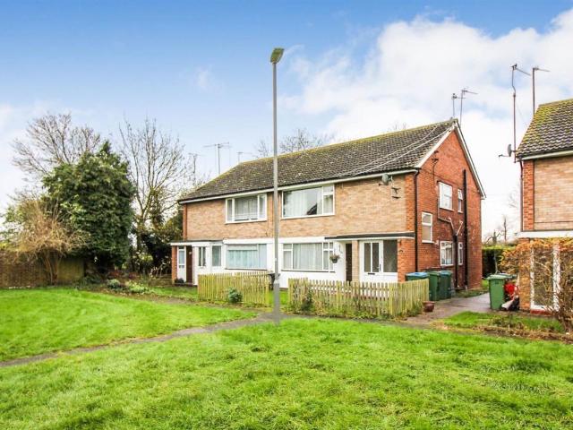 Hulbert End, Aylesbury HP21, 2 bed maisonette to rent, £1,150 pcm | PrimeLocation
