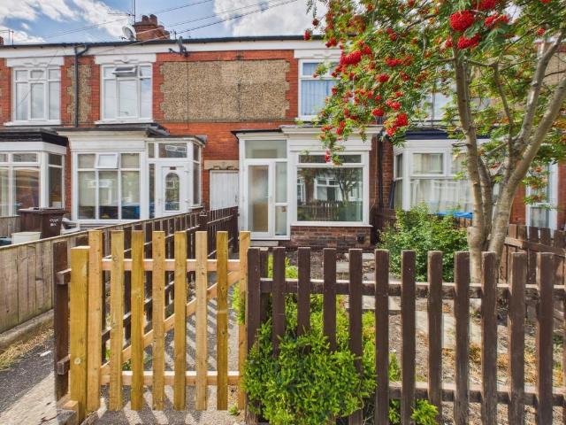Hull, North Humberside, HU5 2 bed terraced house to rent £695 pcm £160 pw