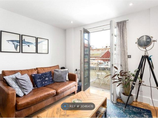 Huller & Cheese, Bristol BS1, 2 bed flat to rent, £1,995 pcm | PrimeLocation