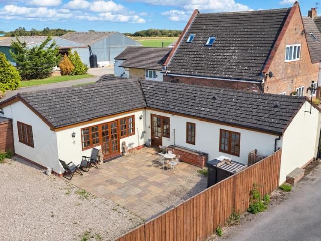 Hurworth Moor, Darlington 2 bed detached bungalow to rent £1,300 pcm £300 pw