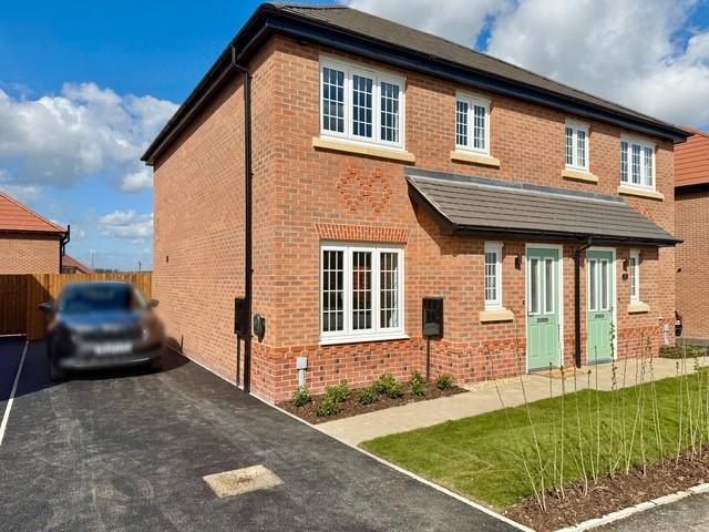 Hurcomb Way, Crewe, CW1 3 bed semi detached house to rent £1,250 pcm £288 pw