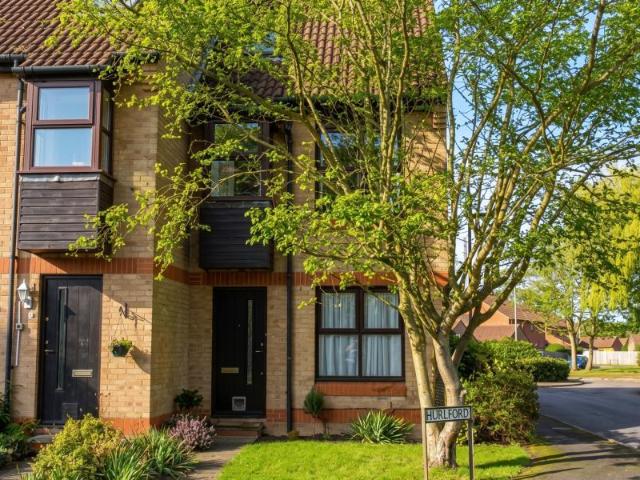 Hurlford, Woking GU21 1 bed maisonette to rent £1,050 pcm £242 pw