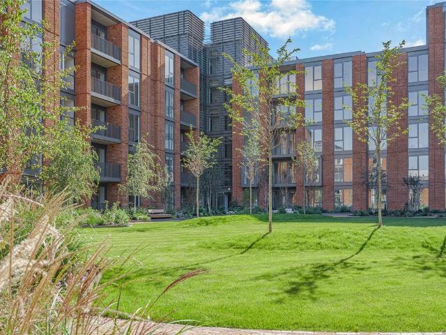 Hurlingham Waterfront, Fulham SW6, 2 bed flat to rent, £5,000 pcm | PrimeLocation