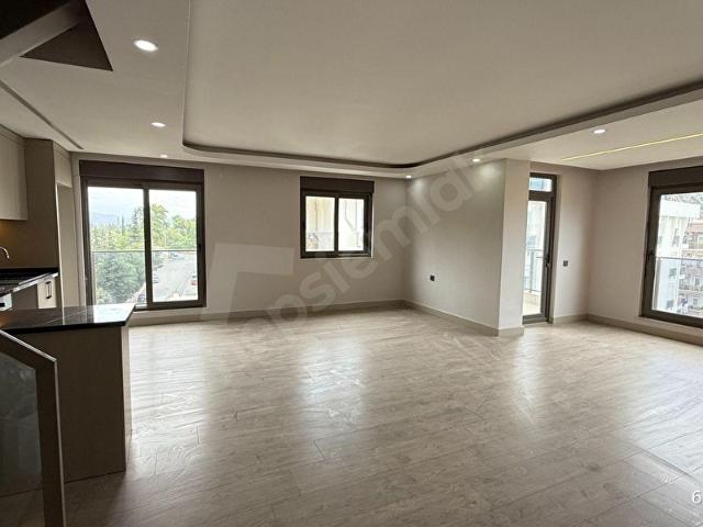 HURMA'DA SIFIR LÜKS GENİŞ TERASLI 4+1 SATILIK DAİRE