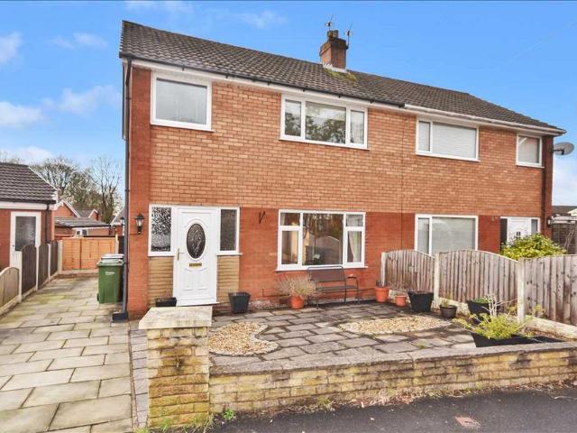 Hurn Grove, Chorley 3 bed semi detached house to rent £1,150 pcm £265 pw