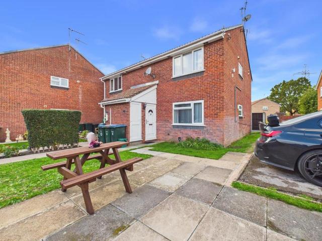 Hurn Way, Coventry, CV6 6LF 1 bed apartment to rent £695 pcm £160 pw
