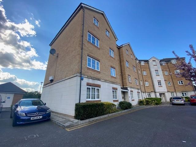 Huron Road, BROXBOURNE 2 bed apartment to rent £1,650 pcm £381 pw