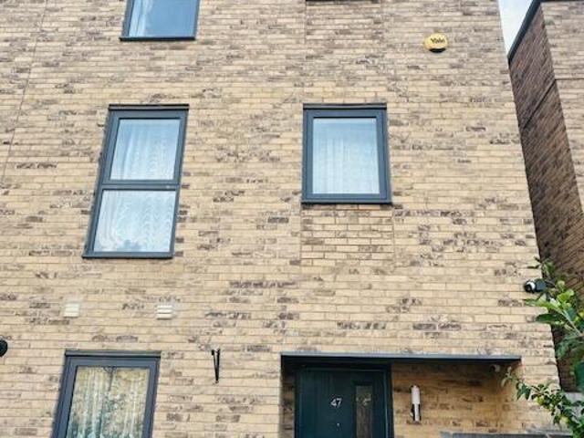 Hurrell Drive, Harrow HA2 5 bed townhouse to rent £2,700 pcm £623 pw