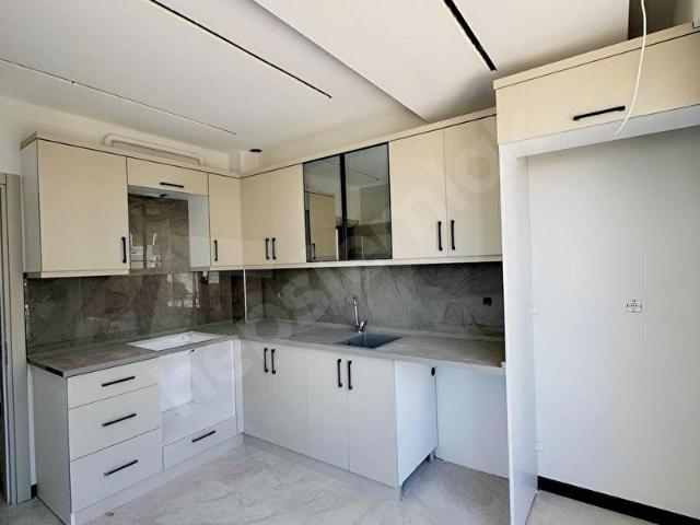HÜRRİYET MAH. HİSAR CAMİİ YAKINI ÖN CEPHE 2+1 90 M2 LÜX DAİRE