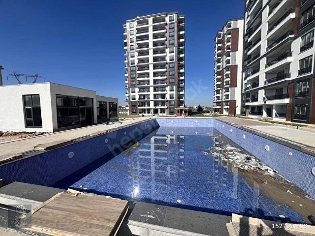 HÜRRİYET MAH İZSİZTOWERS PROJESİ KİRALIK 3+1 ARAKAT HAVUZ CEPHE