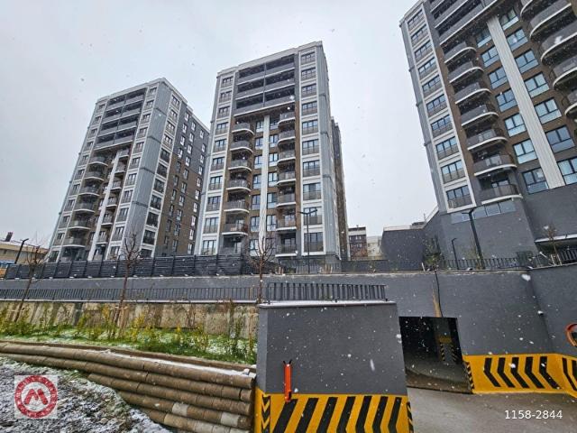 HÜRRİYET MAHALLESİ CADDELAND KAPALI OTOPRKLI EBV BANYOLU 3+1 BOŞ