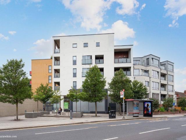 Hurricane House, Raynes Park SW20, 2 bed flat to rent, £2,650 pcm | PrimeLocation