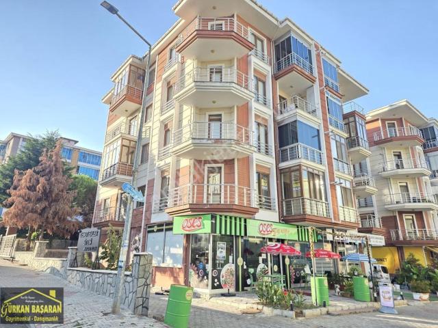 Hürriyet Anacadde Kiralık Köşe Bina 3+1