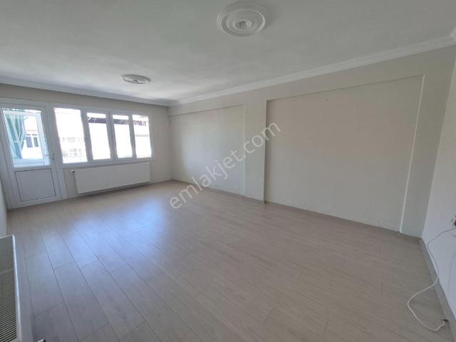 Hürriyet Caddesi'nde Prestijli Konumda 160 M² Lüks Kiralık 3+1