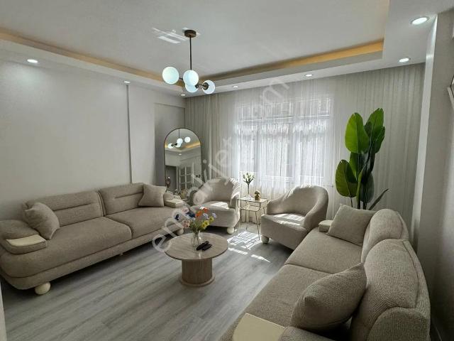 Hürriyet Mahallesi 2+1 Bakımlı Satılık Daire Kat İrtifaklı