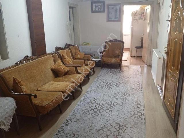 Hürriyet Mahallesi Fırat Caddesinde Cadde Üzeri Satılık Daire