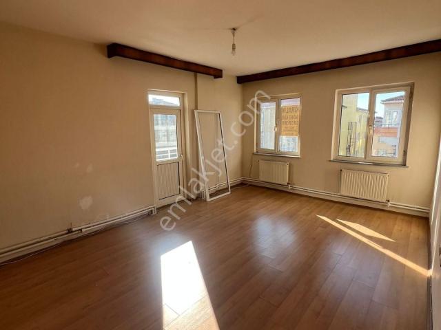 Hürriyet Mahallesi Kalmaz Sokakta Kiralık 3+1 Daire