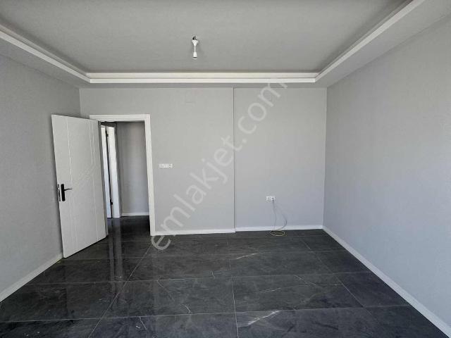 Hürriyet Mahallesi İlçe Jandarma Yakını 2+1 105 M2 Kiralık Daire