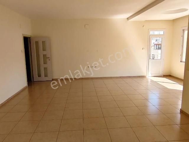 Hürriyet Mahallesi’nde Ferah Balkonlu Kiralık 3+1 Daire