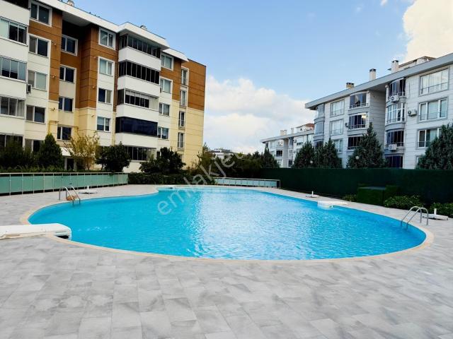 Hürriyet Mh Havuzlu Site İçinde 4+1 Kiralık Daire