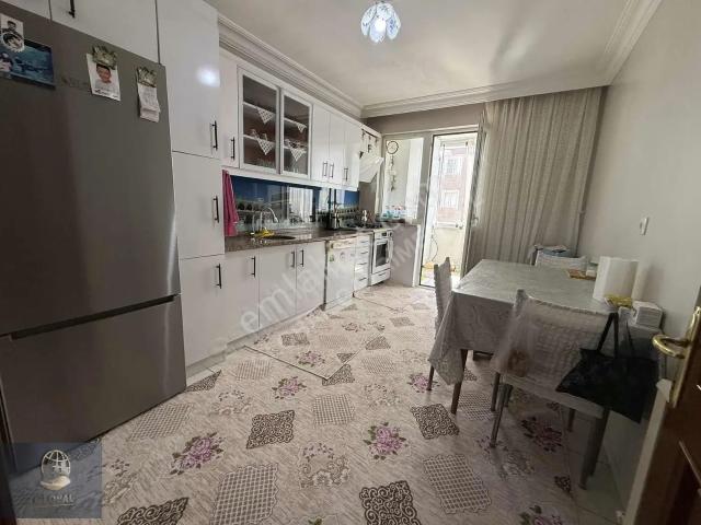 Hürriyet Site İçi 3+1 Masrafsız 160m2 Kilerli Çift Balkon Arakat