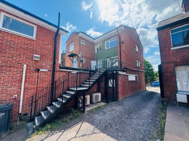 Hursley Road, Chandler's Ford SO53, 2 bed flat to rent, £1,295 pcm | PrimeLocation